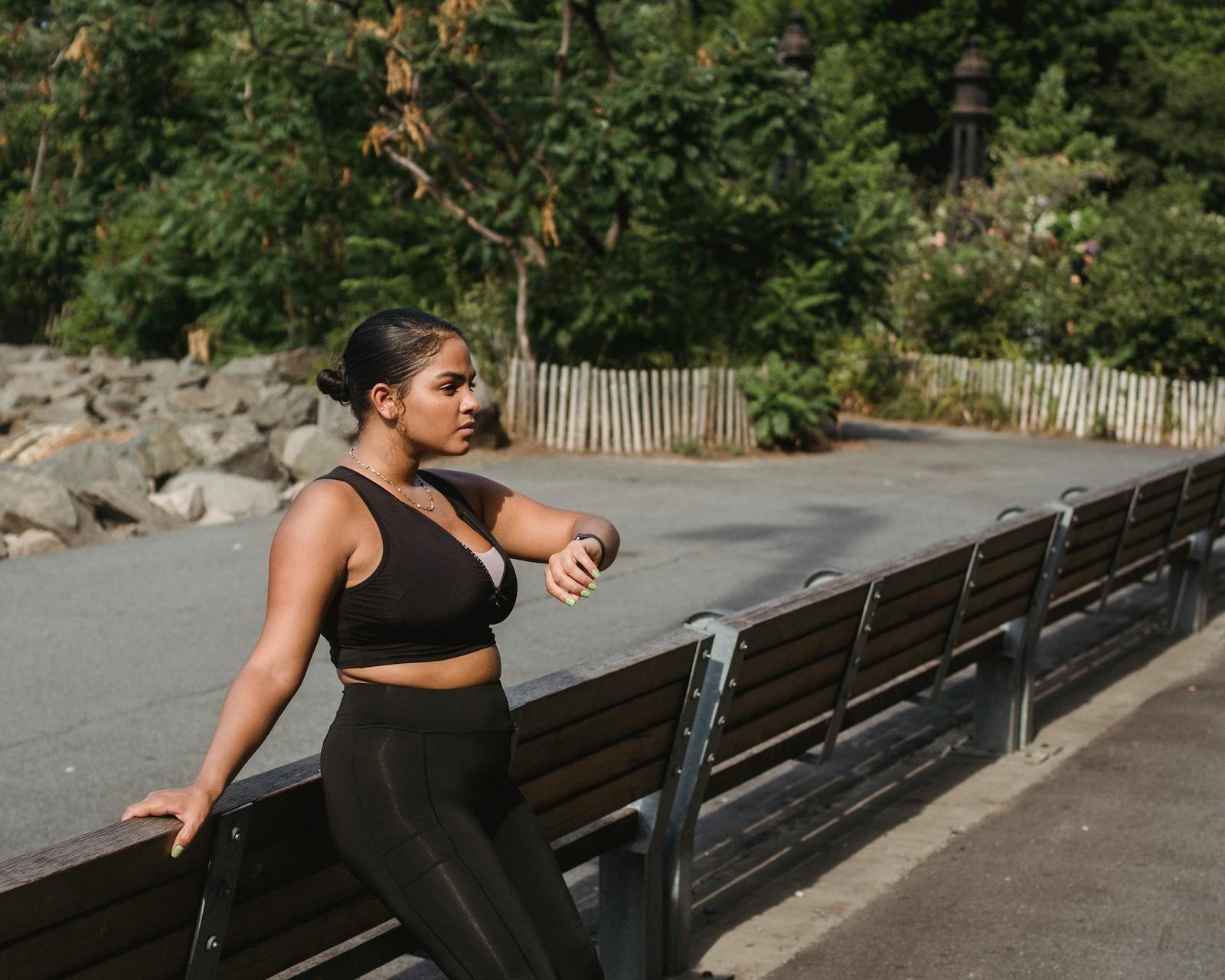 Woman walking outdoors after a meal to support insulin sensitivity